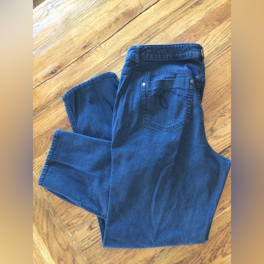 Avenue Denim Straight Leg Jeans (size 18 T)